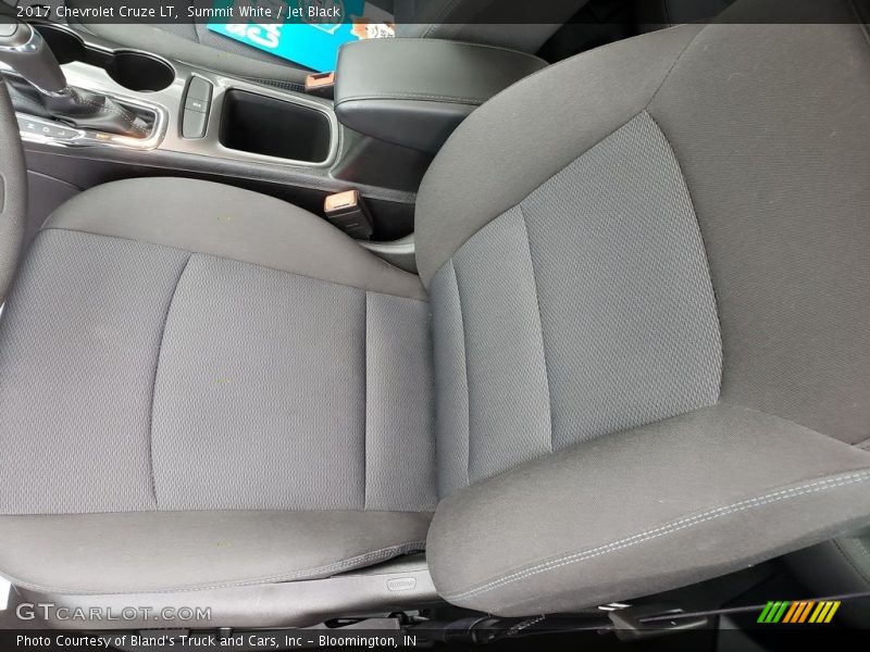 Summit White / Jet Black 2017 Chevrolet Cruze LT