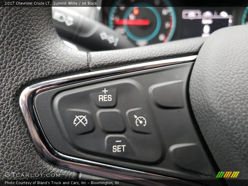 Summit White / Jet Black 2017 Chevrolet Cruze LT
