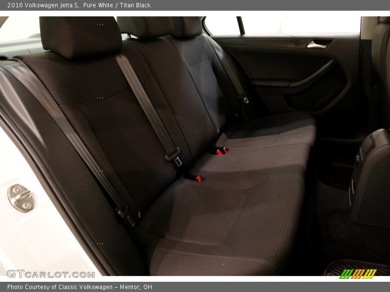 Pure White / Titan Black 2016 Volkswagen Jetta S