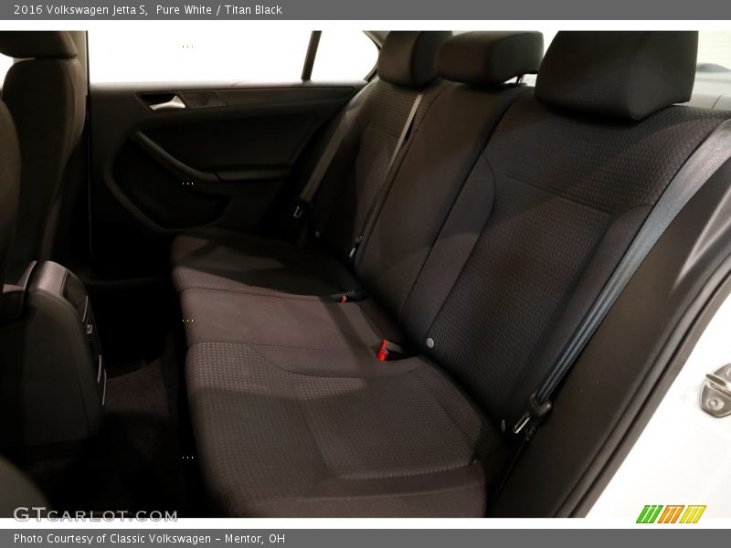 Pure White / Titan Black 2016 Volkswagen Jetta S