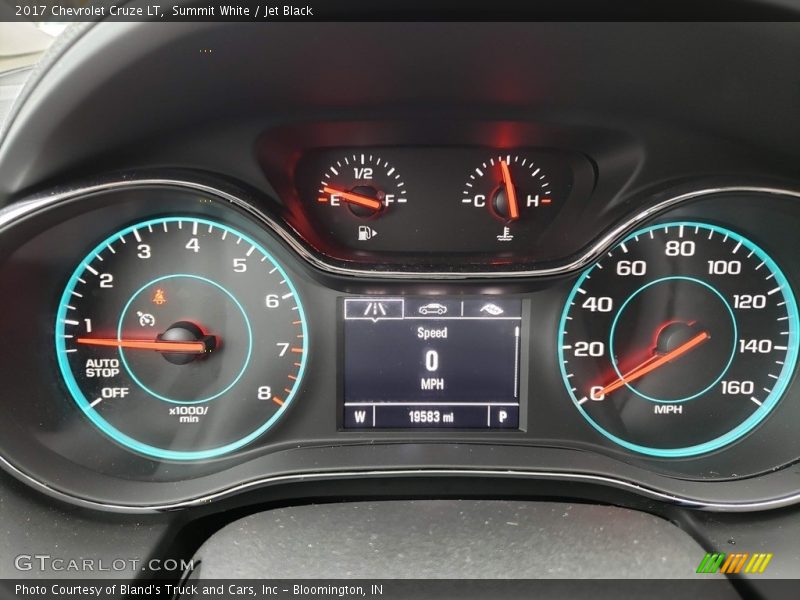 Summit White / Jet Black 2017 Chevrolet Cruze LT