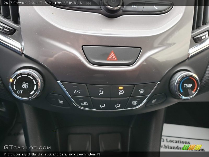Summit White / Jet Black 2017 Chevrolet Cruze LT