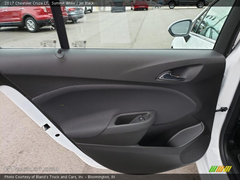 Summit White / Jet Black 2017 Chevrolet Cruze LT