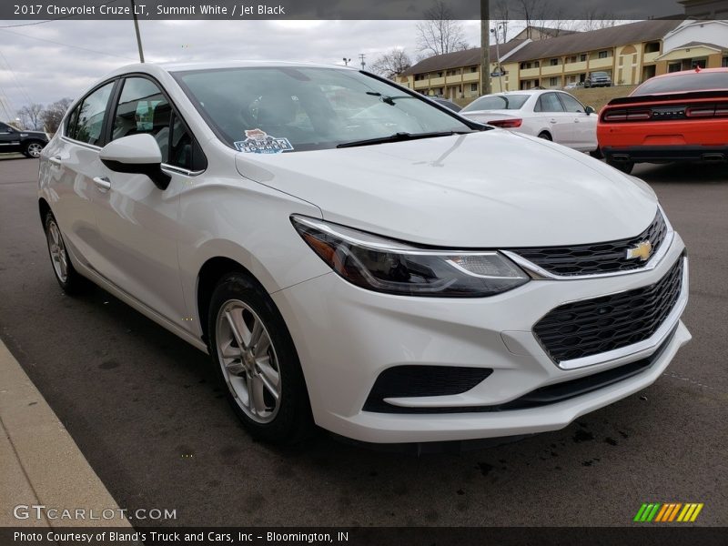 Summit White / Jet Black 2017 Chevrolet Cruze LT