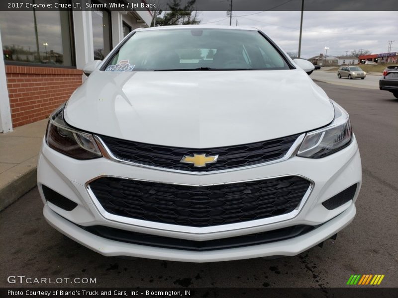 Summit White / Jet Black 2017 Chevrolet Cruze LT