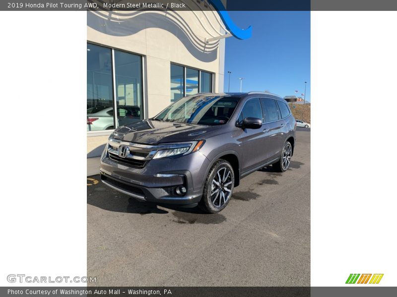 Modern Steel Metallic / Black 2019 Honda Pilot Touring AWD