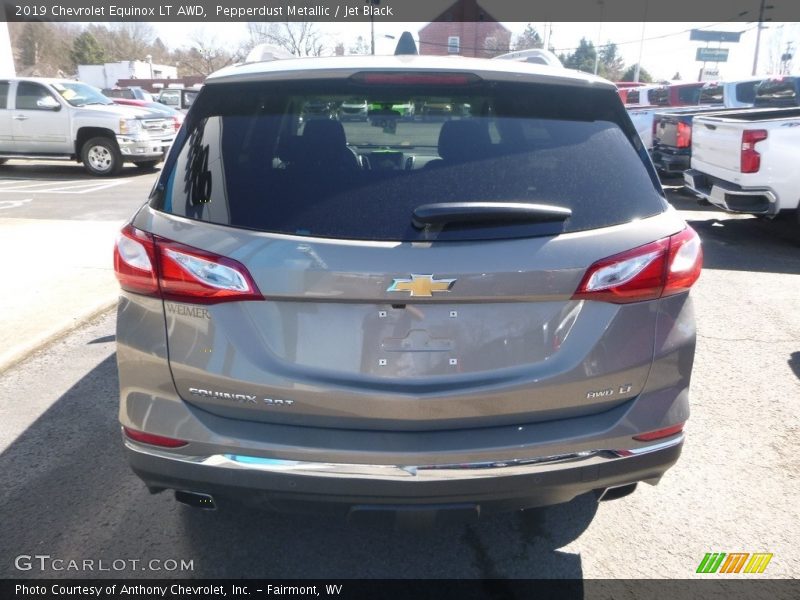 Pepperdust Metallic / Jet Black 2019 Chevrolet Equinox LT AWD