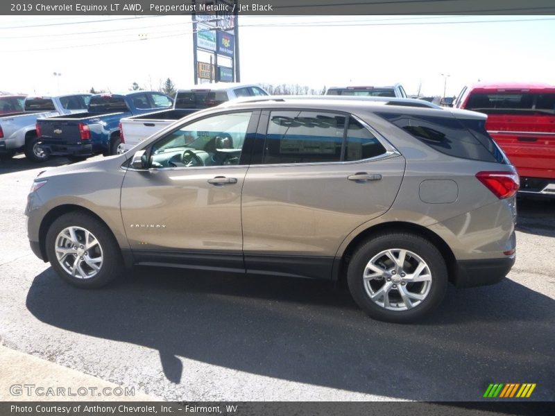 Pepperdust Metallic / Jet Black 2019 Chevrolet Equinox LT AWD