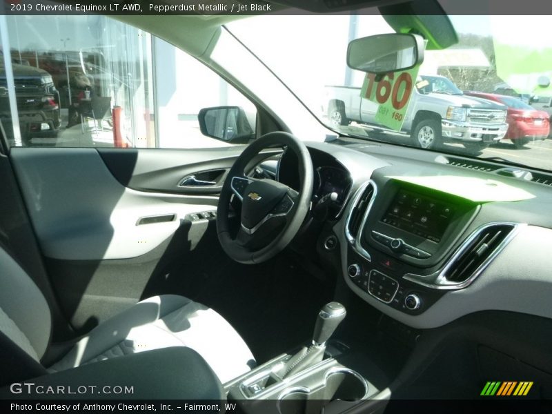 Pepperdust Metallic / Jet Black 2019 Chevrolet Equinox LT AWD