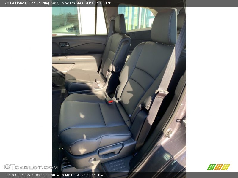 Modern Steel Metallic / Black 2019 Honda Pilot Touring AWD
