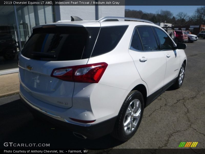 Iridescent Pearl Tricoat / Medium Ash Gray 2019 Chevrolet Equinox LT AWD