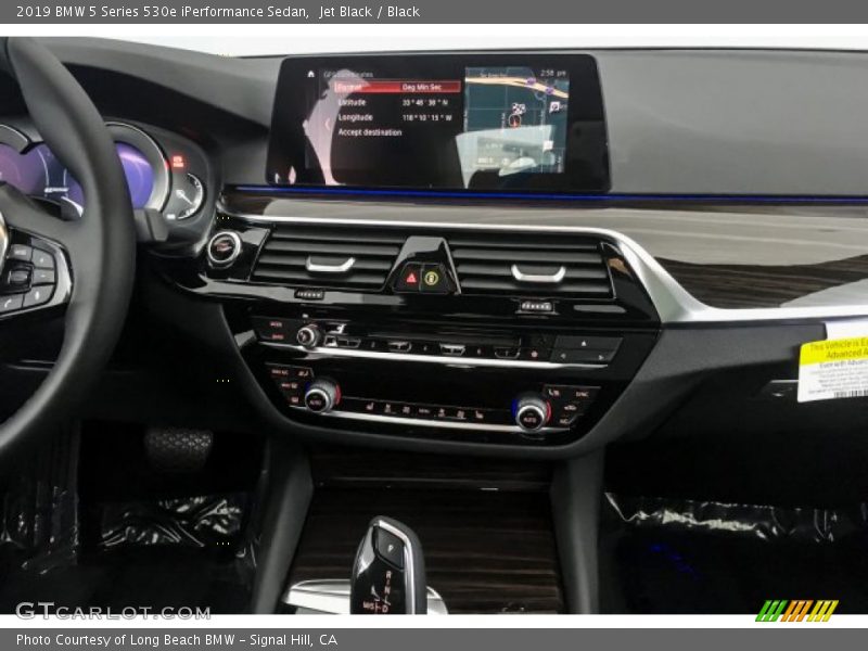 Jet Black / Black 2019 BMW 5 Series 530e iPerformance Sedan