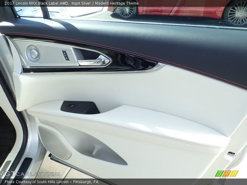 Ingot Silver / Modern Heritage Theme 2017 Lincoln MKX Black Label AWD