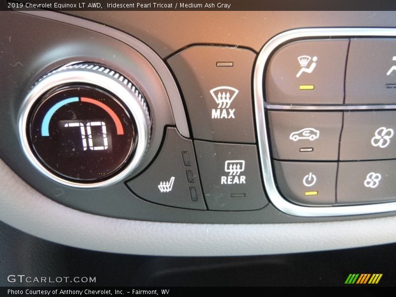 Iridescent Pearl Tricoat / Medium Ash Gray 2019 Chevrolet Equinox LT AWD
