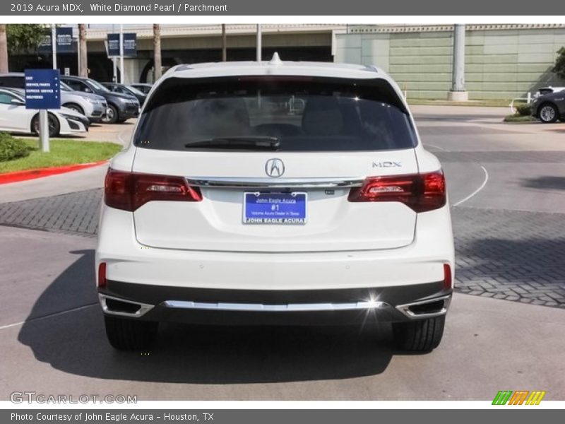 White Diamond Pearl / Parchment 2019 Acura MDX