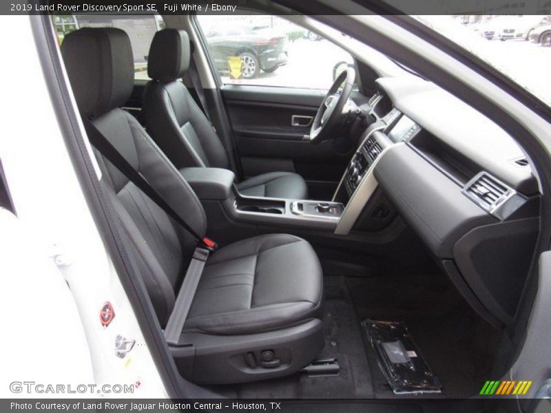 Fuji White / Ebony 2019 Land Rover Discovery Sport SE