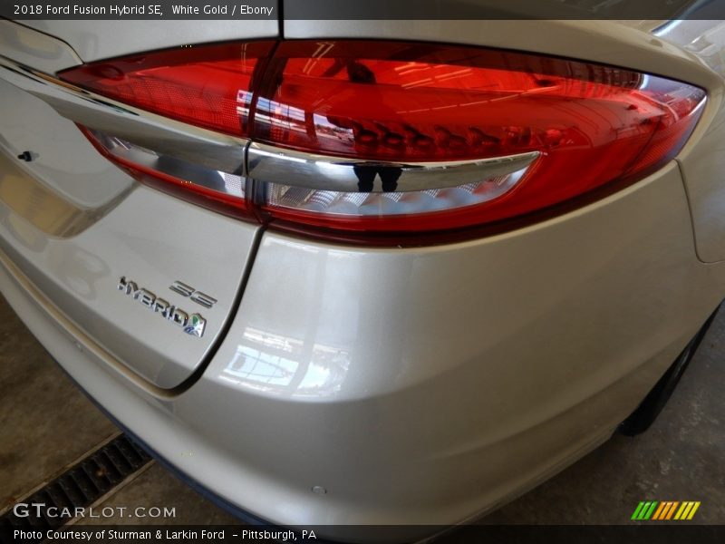 White Gold / Ebony 2018 Ford Fusion Hybrid SE