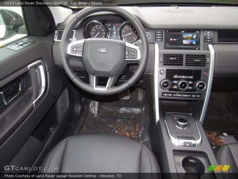 Fuji White / Ebony 2019 Land Rover Discovery Sport SE