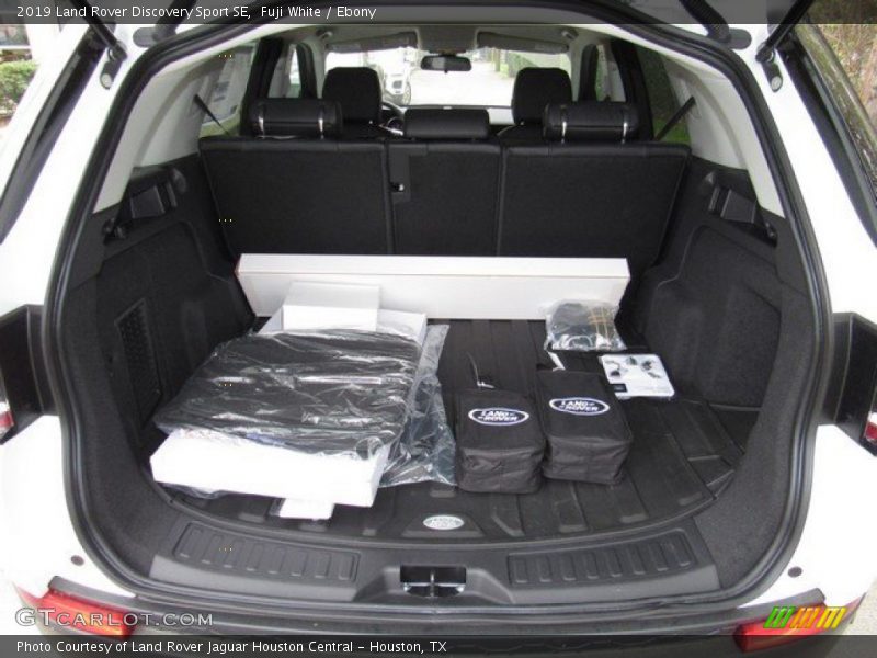Fuji White / Ebony 2019 Land Rover Discovery Sport SE