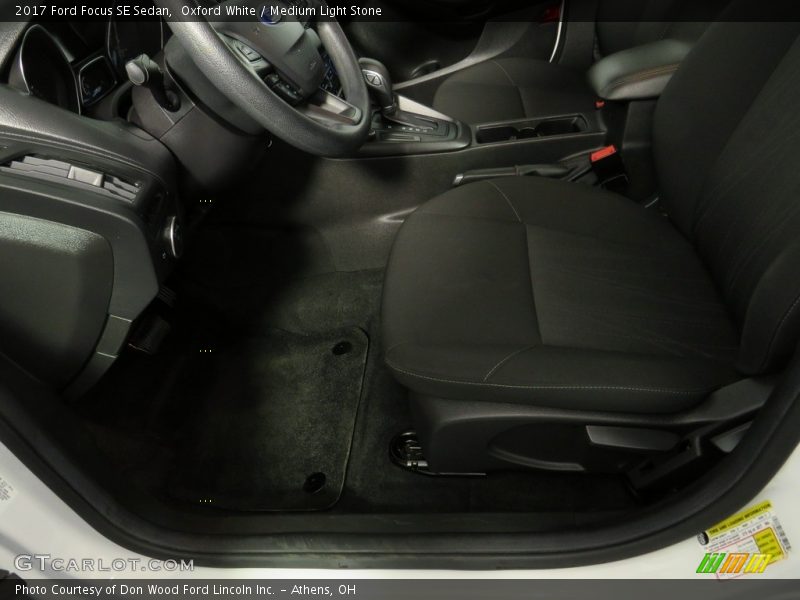 Oxford White / Medium Light Stone 2017 Ford Focus SE Sedan