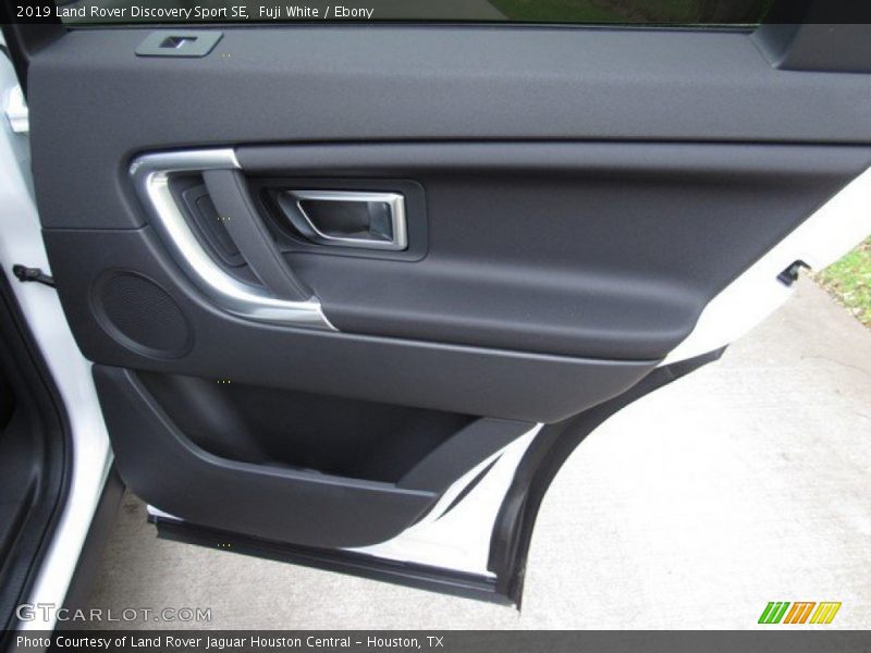 Fuji White / Ebony 2019 Land Rover Discovery Sport SE
