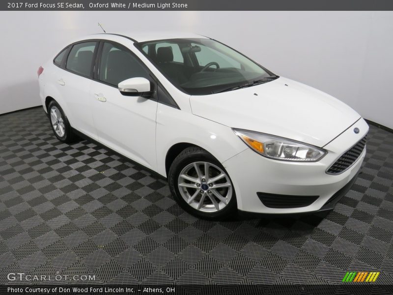 Oxford White / Medium Light Stone 2017 Ford Focus SE Sedan