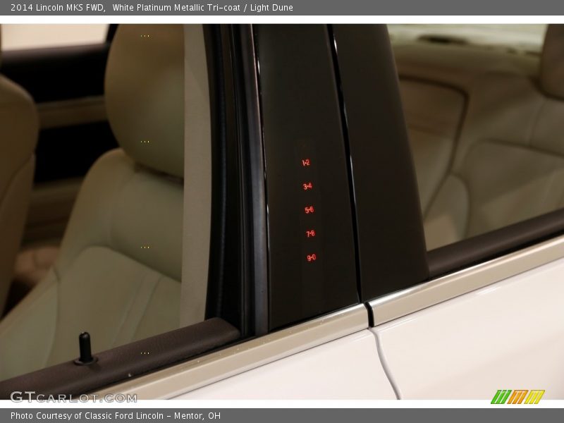 White Platinum Metallic Tri-coat / Light Dune 2014 Lincoln MKS FWD
