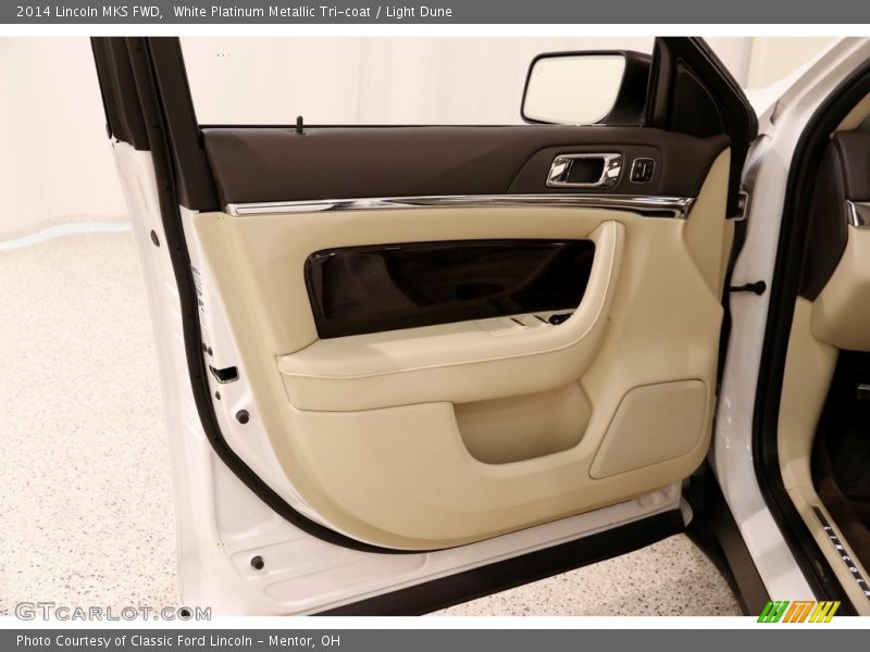 White Platinum Metallic Tri-coat / Light Dune 2014 Lincoln MKS FWD