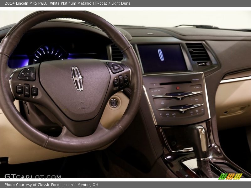 White Platinum Metallic Tri-coat / Light Dune 2014 Lincoln MKS FWD
