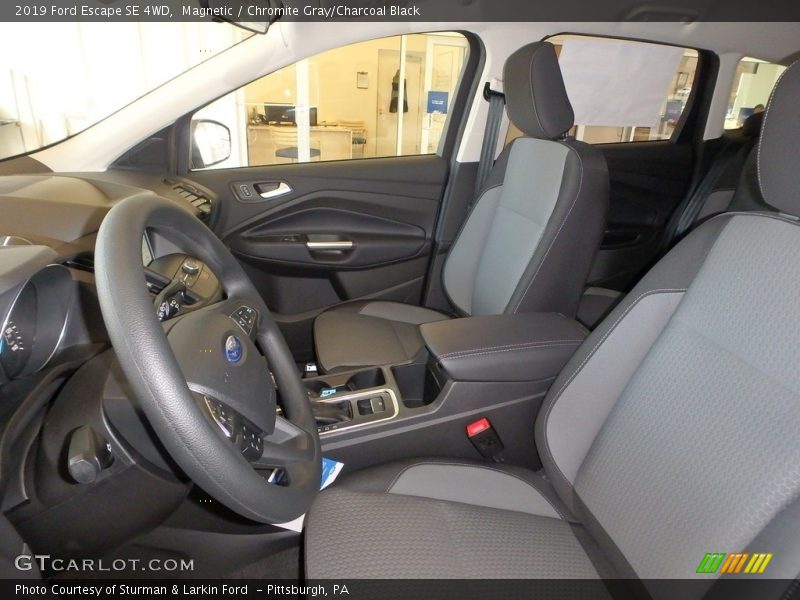 Magnetic / Chromite Gray/Charcoal Black 2019 Ford Escape SE 4WD