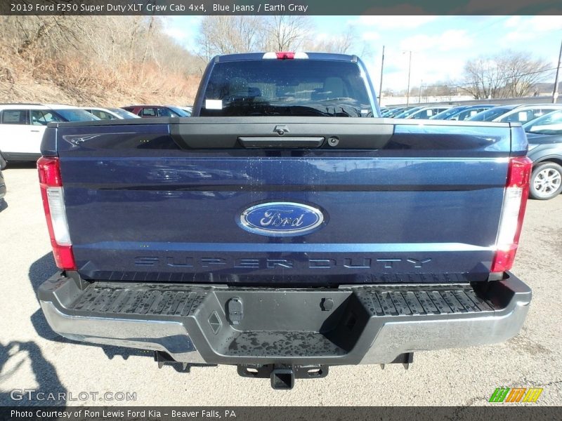 Blue Jeans / Earth Gray 2019 Ford F250 Super Duty XLT Crew Cab 4x4