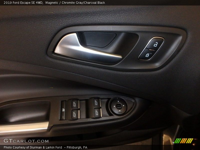 Magnetic / Chromite Gray/Charcoal Black 2019 Ford Escape SE 4WD