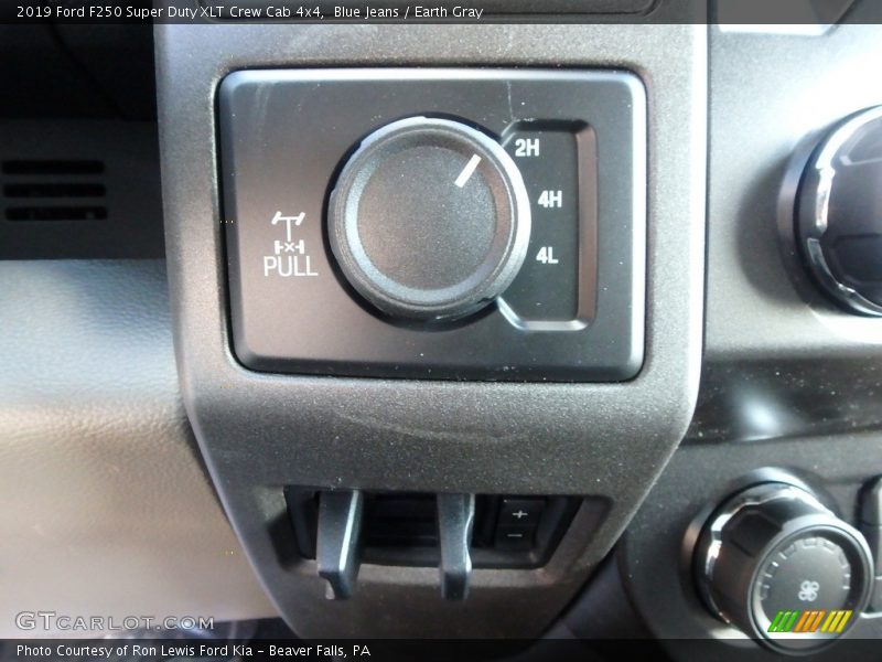 Blue Jeans / Earth Gray 2019 Ford F250 Super Duty XLT Crew Cab 4x4