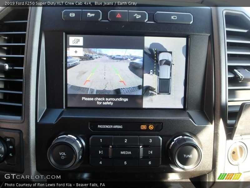 Blue Jeans / Earth Gray 2019 Ford F250 Super Duty XLT Crew Cab 4x4