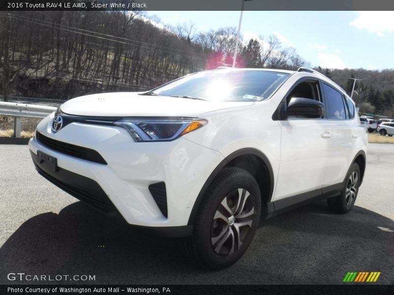 Super White / Black 2016 Toyota RAV4 LE AWD