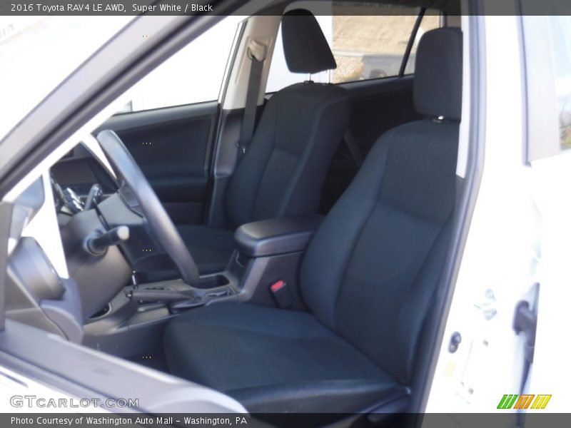 Super White / Black 2016 Toyota RAV4 LE AWD