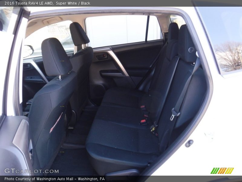 Super White / Black 2016 Toyota RAV4 LE AWD