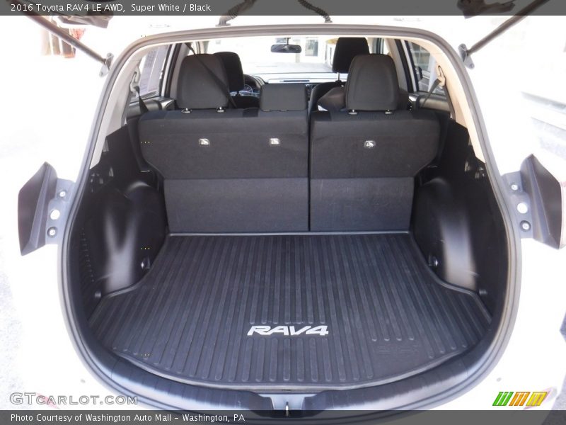 Super White / Black 2016 Toyota RAV4 LE AWD