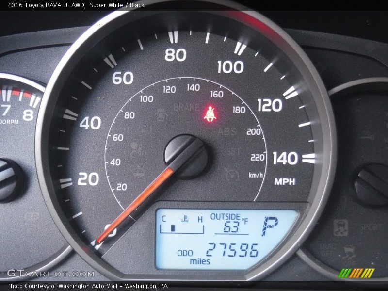 Super White / Black 2016 Toyota RAV4 LE AWD