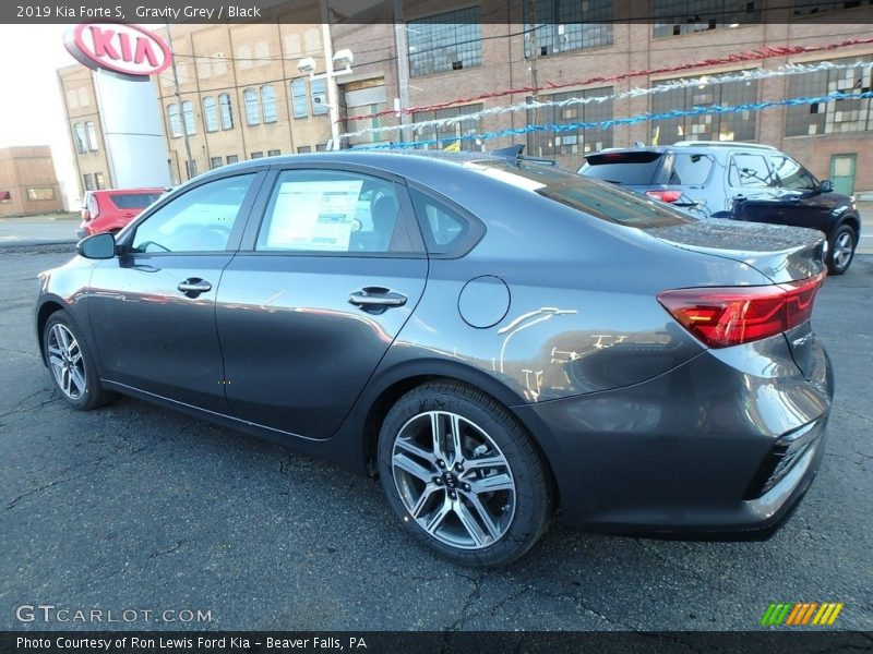 Gravity Grey / Black 2019 Kia Forte S