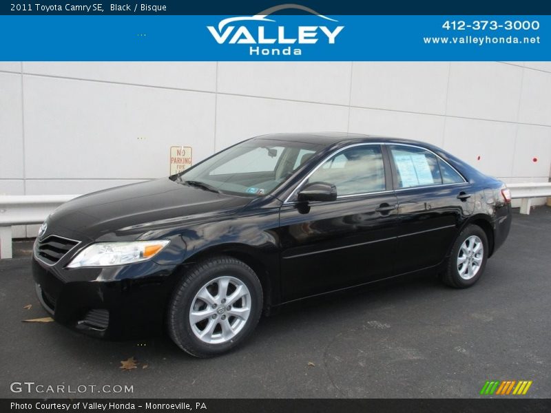 Black / Bisque 2011 Toyota Camry SE