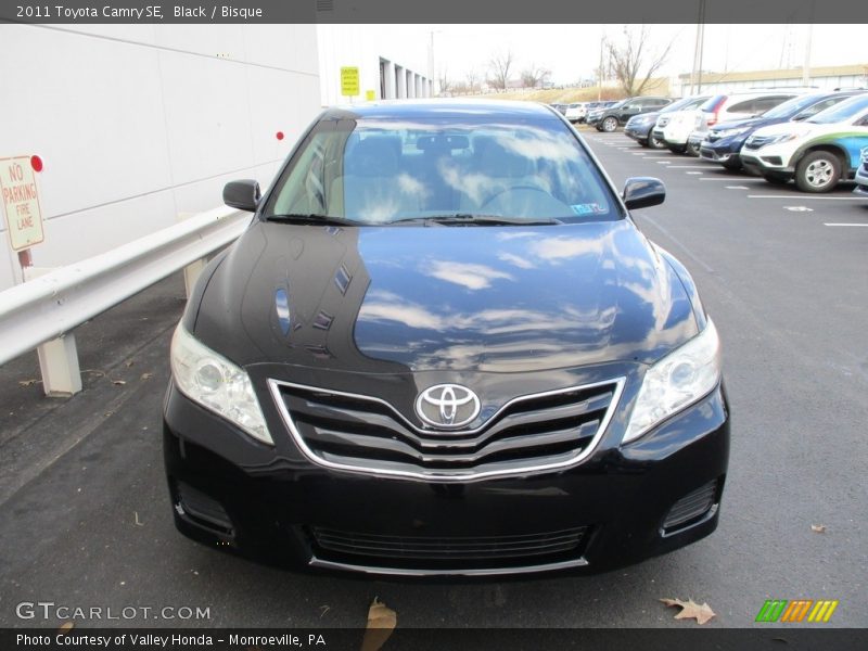 Black / Bisque 2011 Toyota Camry SE