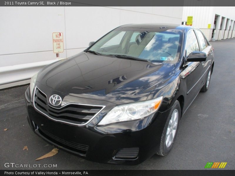 Black / Bisque 2011 Toyota Camry SE