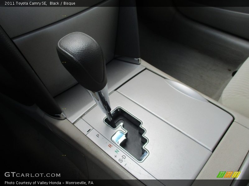 Black / Bisque 2011 Toyota Camry SE