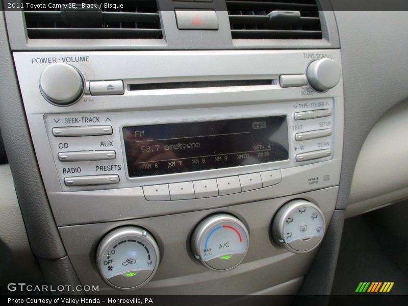 Black / Bisque 2011 Toyota Camry SE