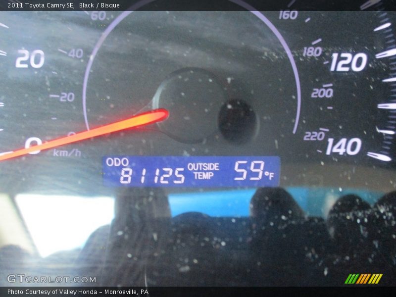 Black / Bisque 2011 Toyota Camry SE