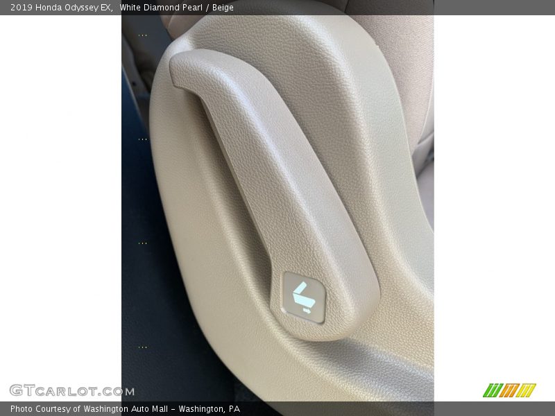 White Diamond Pearl / Beige 2019 Honda Odyssey EX