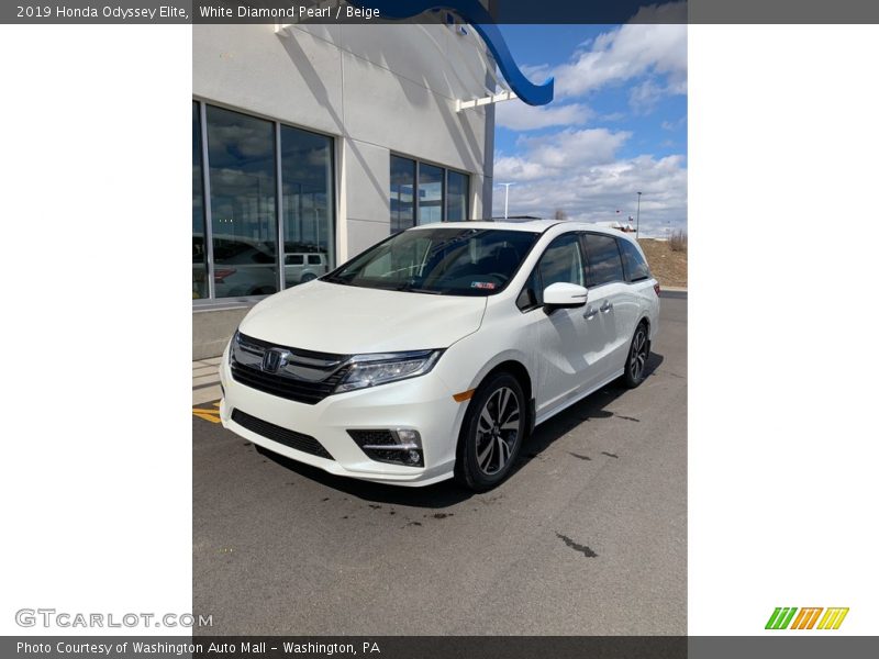 White Diamond Pearl / Beige 2019 Honda Odyssey Elite