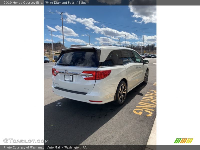 White Diamond Pearl / Beige 2019 Honda Odyssey Elite