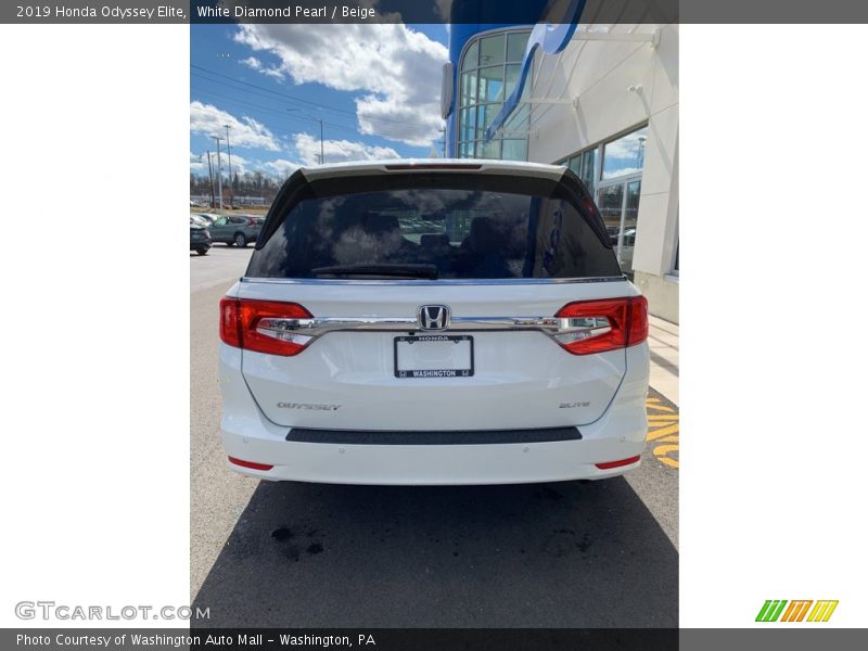 White Diamond Pearl / Beige 2019 Honda Odyssey Elite